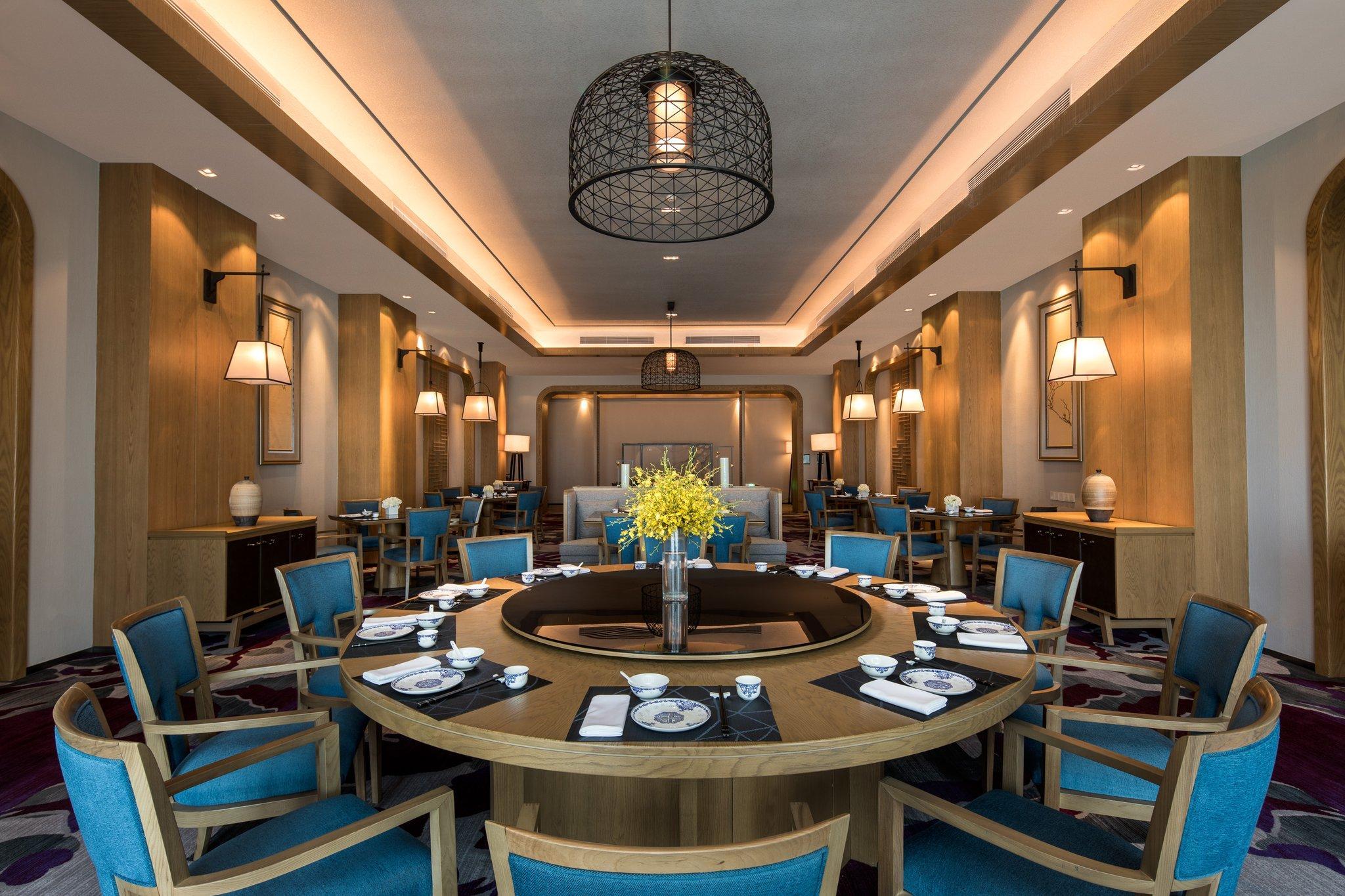 Hotel Doubletree By Hilton Qingdao Oriental Movie Metropolis Esterno foto