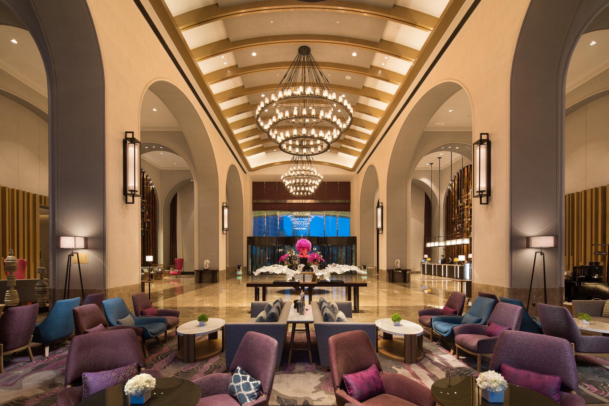 Hotel Doubletree By Hilton Qingdao Oriental Movie Metropolis Esterno foto