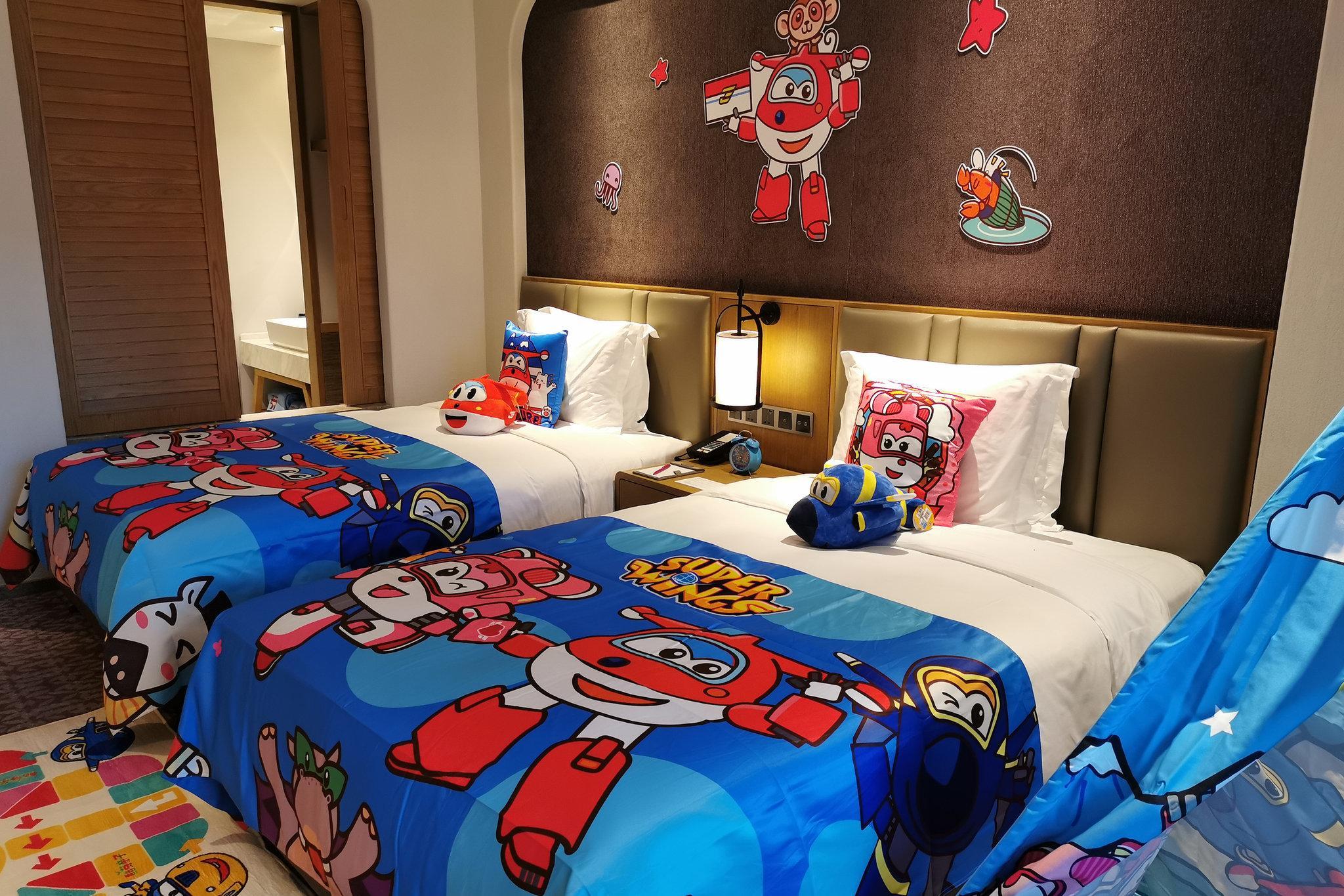 Hotel Doubletree By Hilton Qingdao Oriental Movie Metropolis Esterno foto