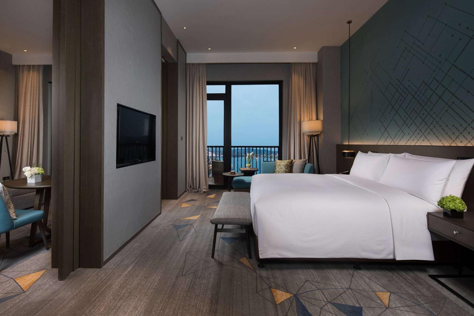 Hotel Doubletree By Hilton Qingdao Oriental Movie Metropolis Esterno foto